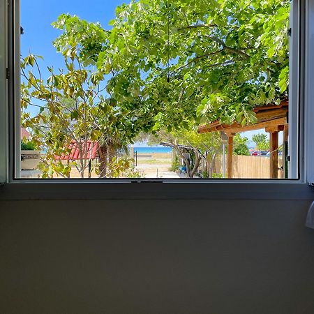 Casa Lia-Beach Front Villa Nea Kallikrateia Kültér fotó