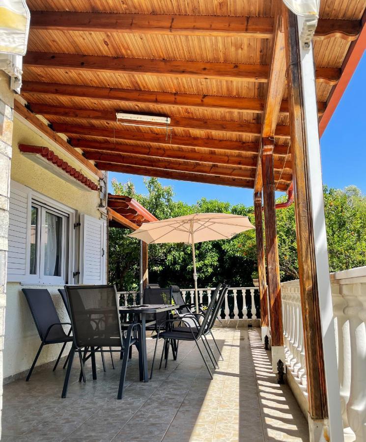 Casa Lia-Beach Front Villa Nea Kallikrateia Kültér fotó
