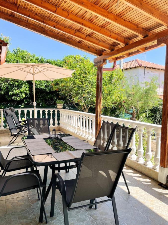 Casa Lia-Beach Front Villa Nea Kallikrateia Kültér fotó