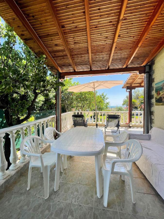 Casa Lia-Beach Front Villa Nea Kallikrateia Kültér fotó