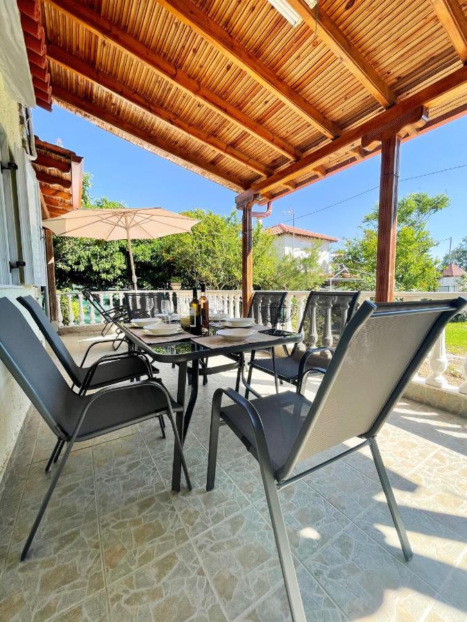 Casa Lia-Beach Front Villa Nea Kallikrateia Kültér fotó