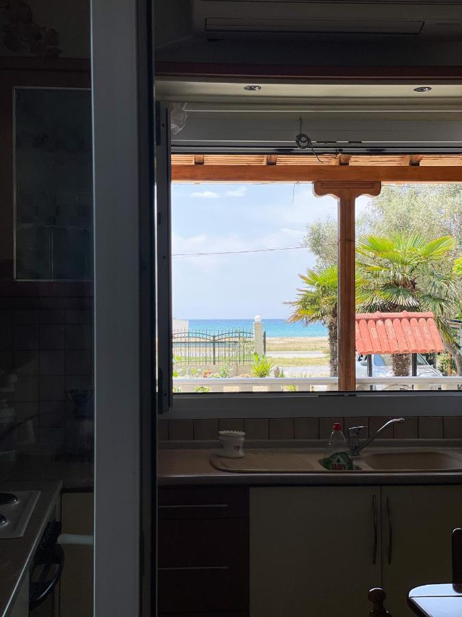 Casa Lia-Beach Front Villa Nea Kallikrateia Kültér fotó