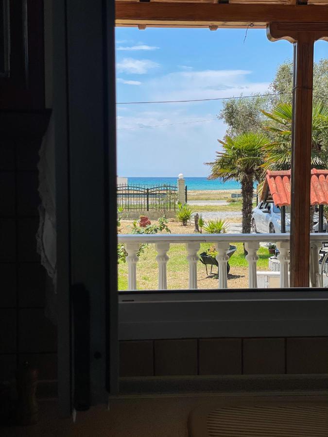 Casa Lia-Beach Front Villa Nea Kallikrateia Kültér fotó
